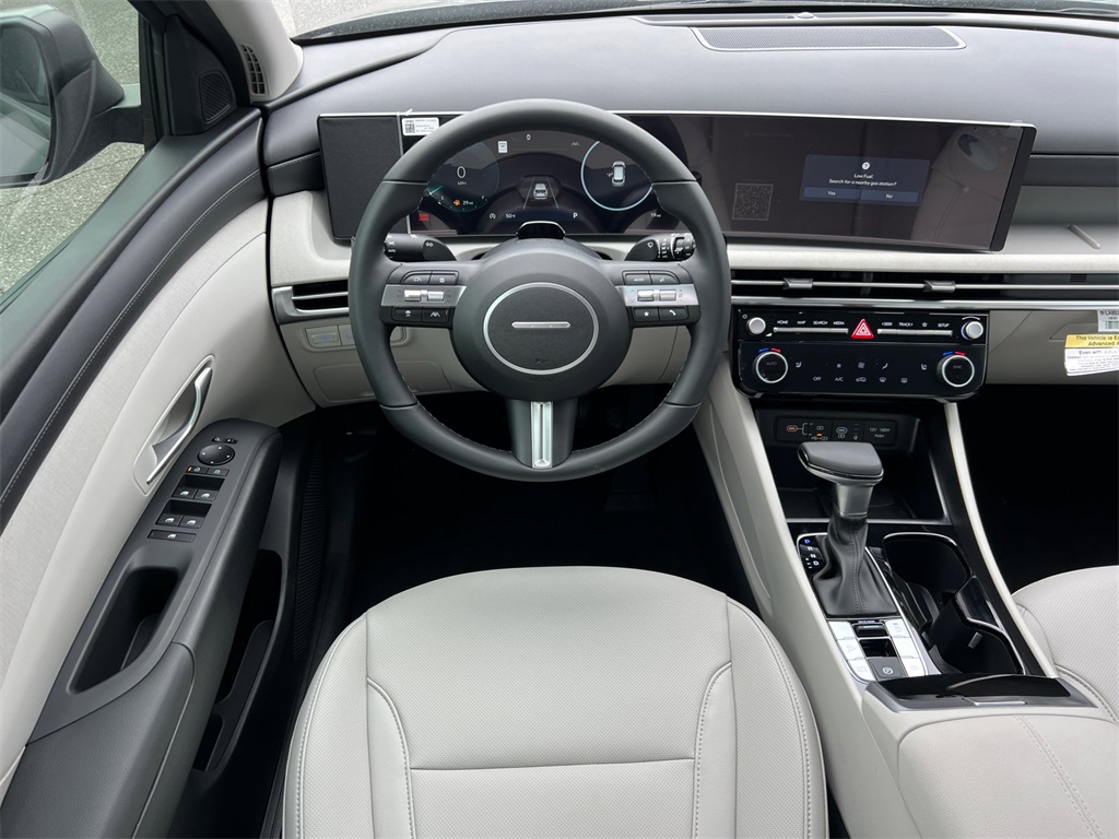 2025 Hyundai Tucson SEL Convenience photo 12