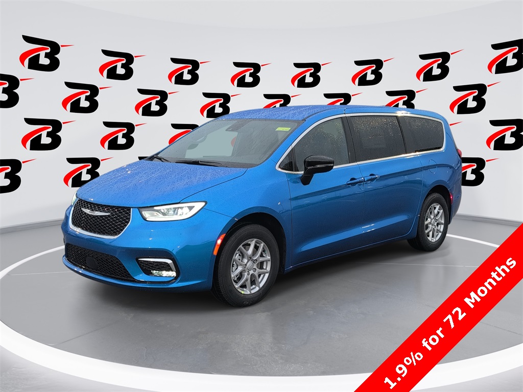 2026 Chrysler Pacifica Select's photo