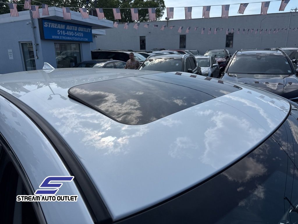 2023 Mazda CX-9 Touring photo 11