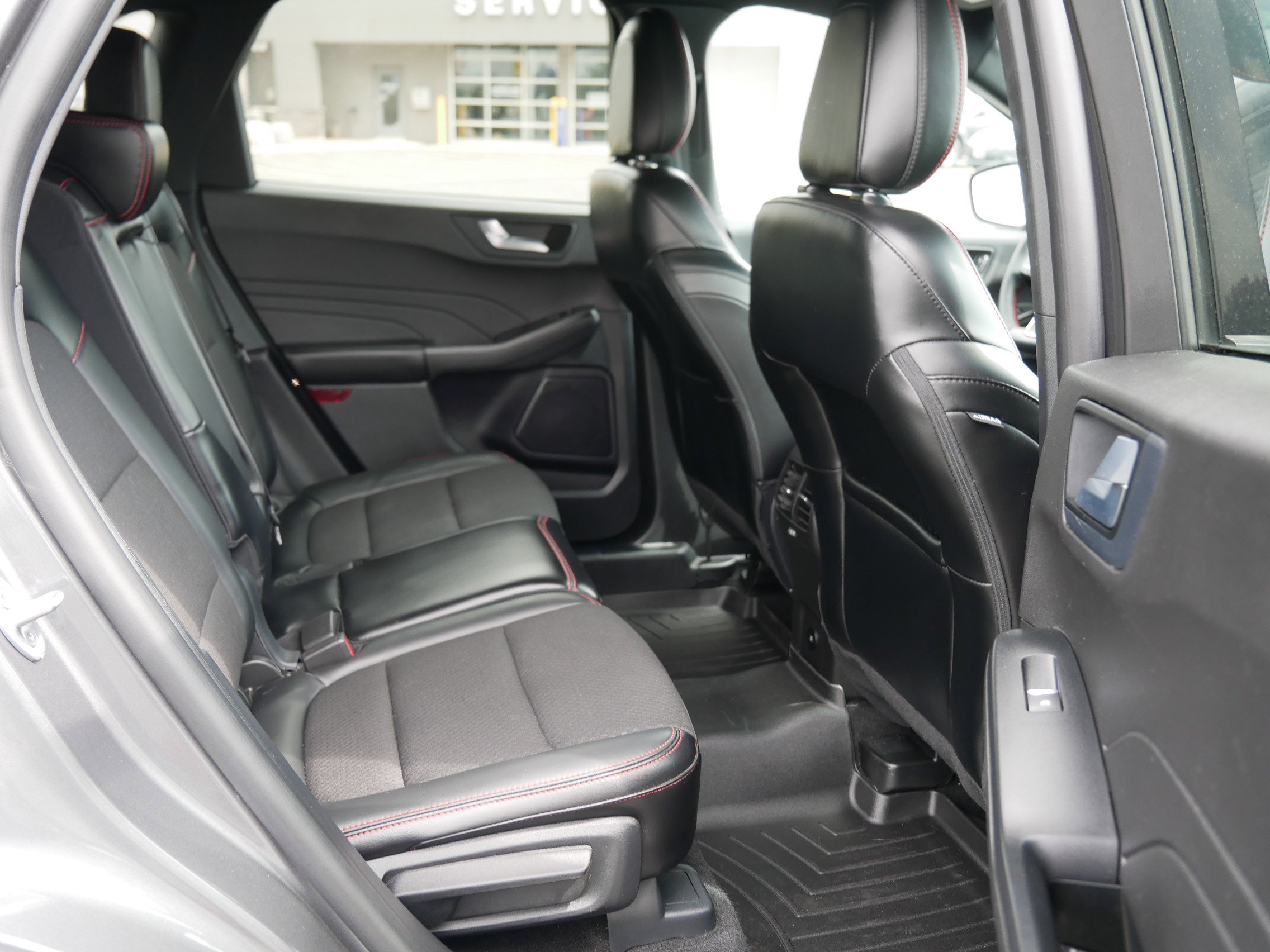 2024 Ford Escape ST-Line photo 8