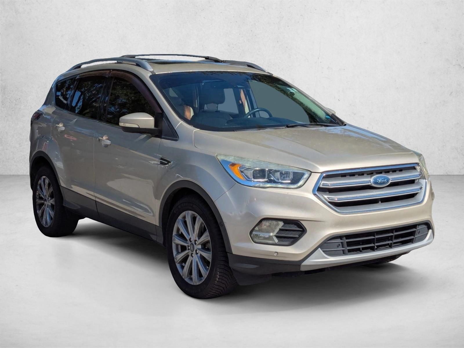 2017 Ford Escape Titanium photo 3