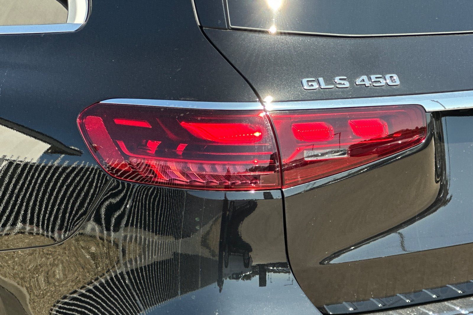 2025 Mercedes Benz GLS 450 4MATIC photo 13
