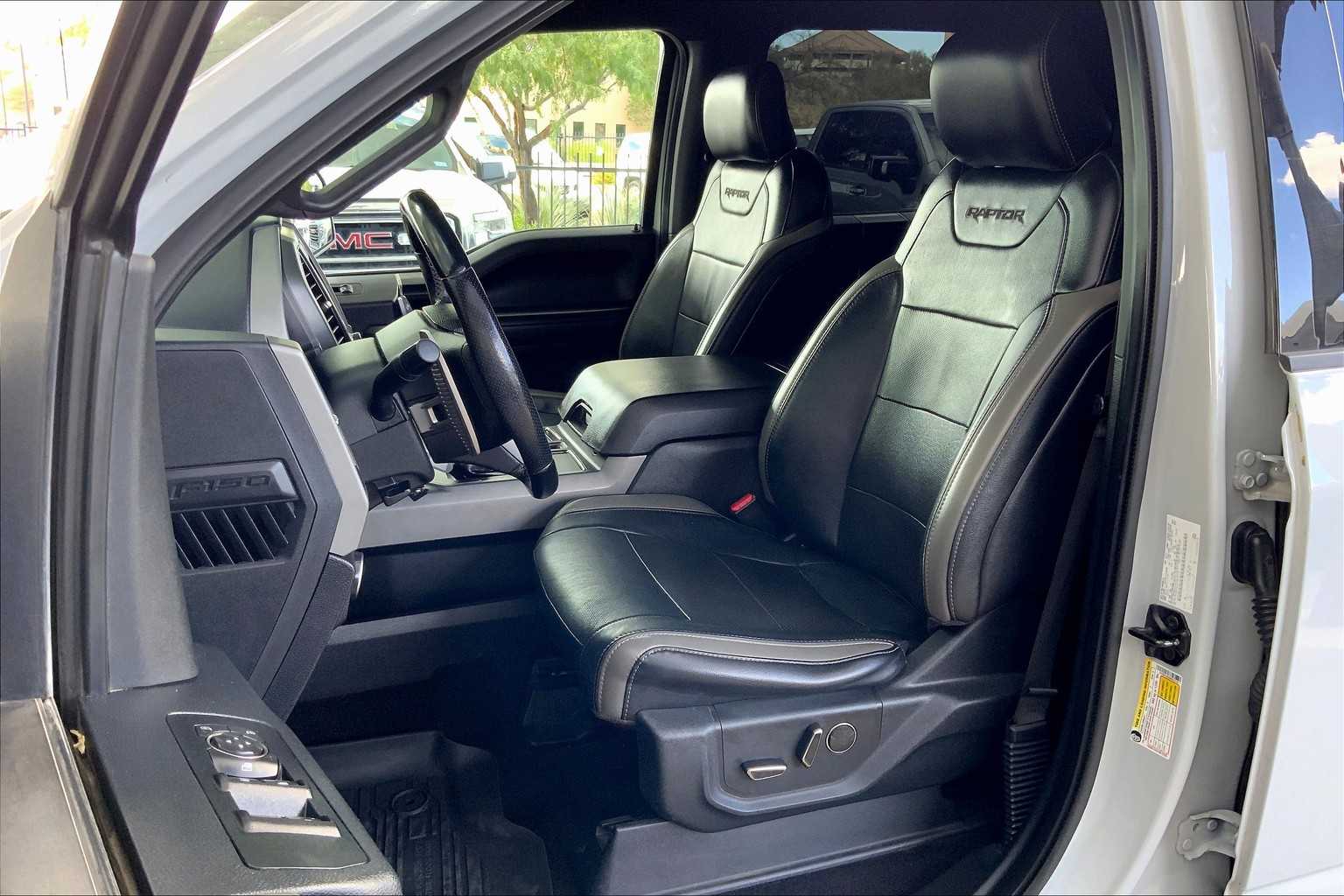 2017 Ford F-150 Raptor photo 7