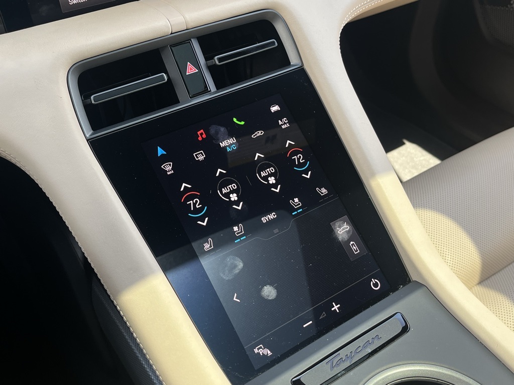 2020 Porsche Taycan Turbo S photo 25