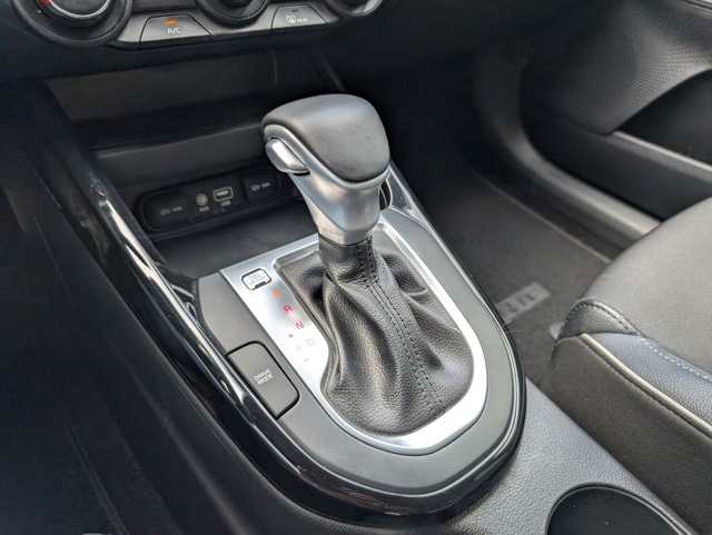 2021 Kia Forte GT-Line photo 17
