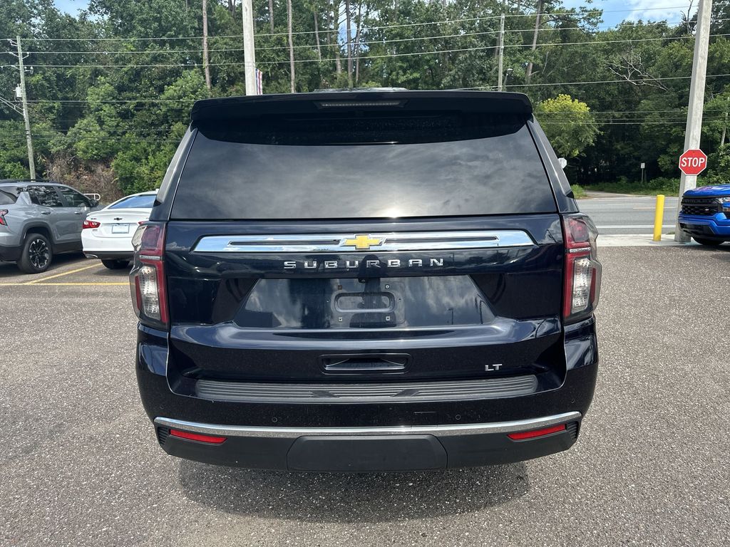 2023 Chevrolet Suburban LT photo 15