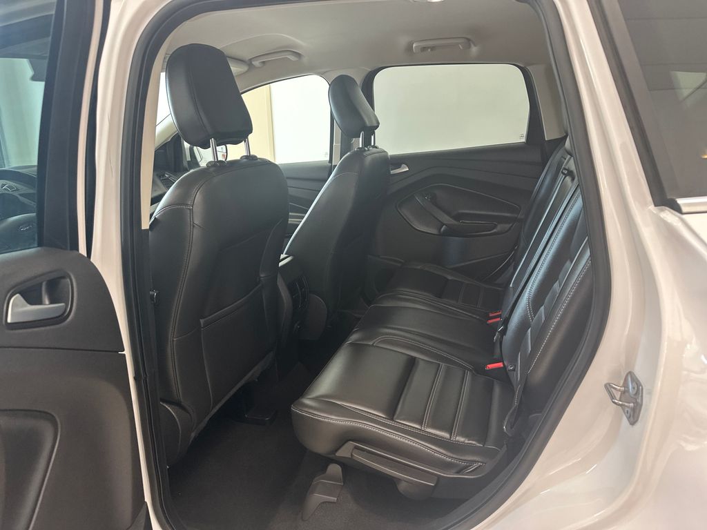 2019 Ford Escape SEL photo 13