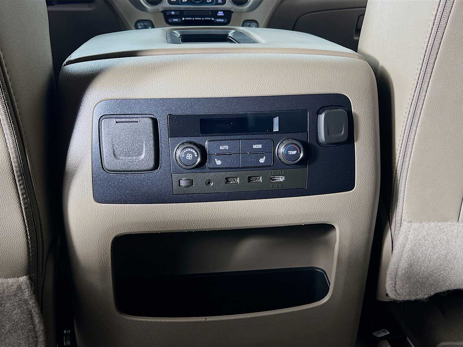 2019 Gmc Yukon SLT photo 19
