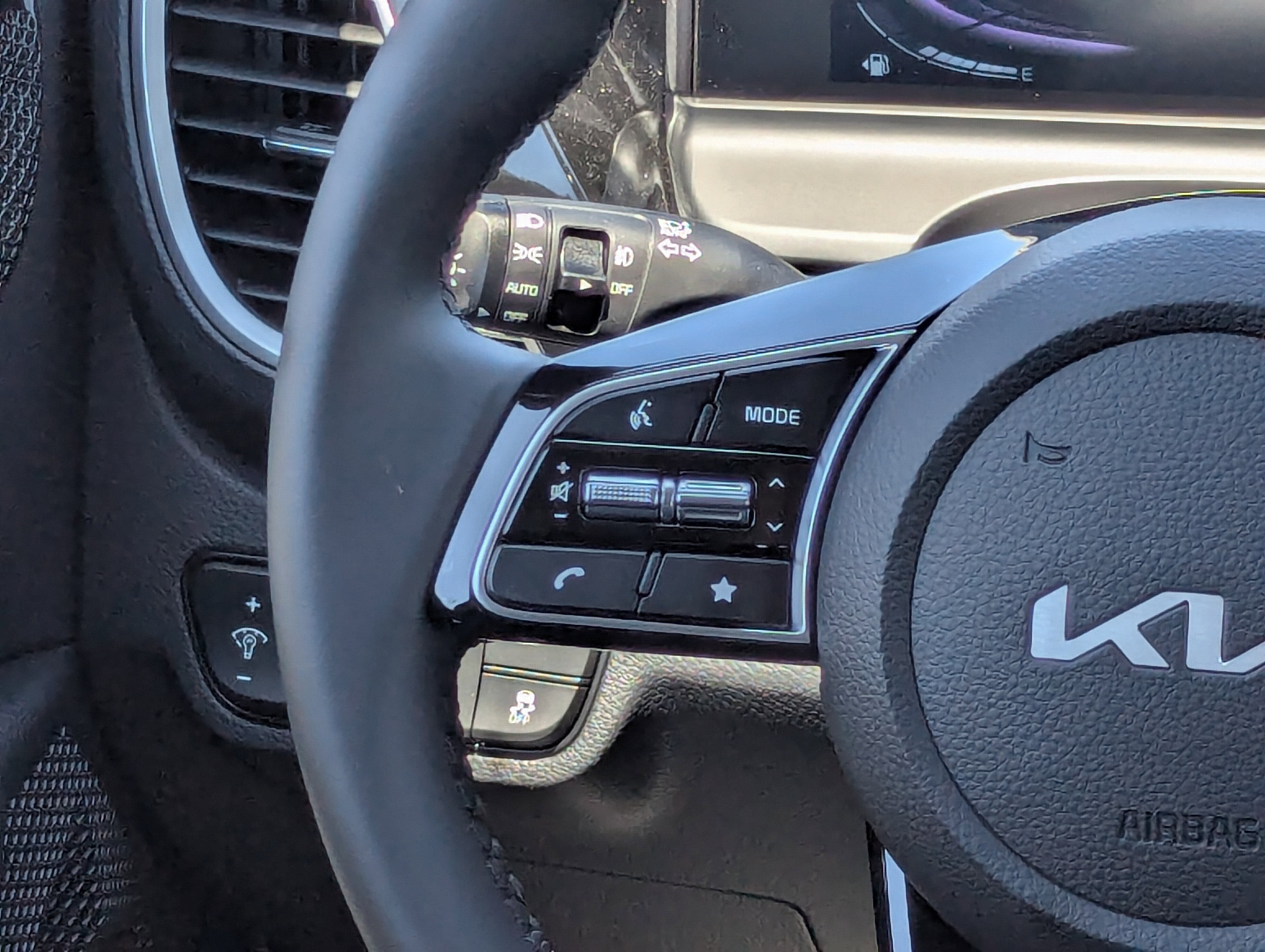 2026 Kia Seltos S photo 2