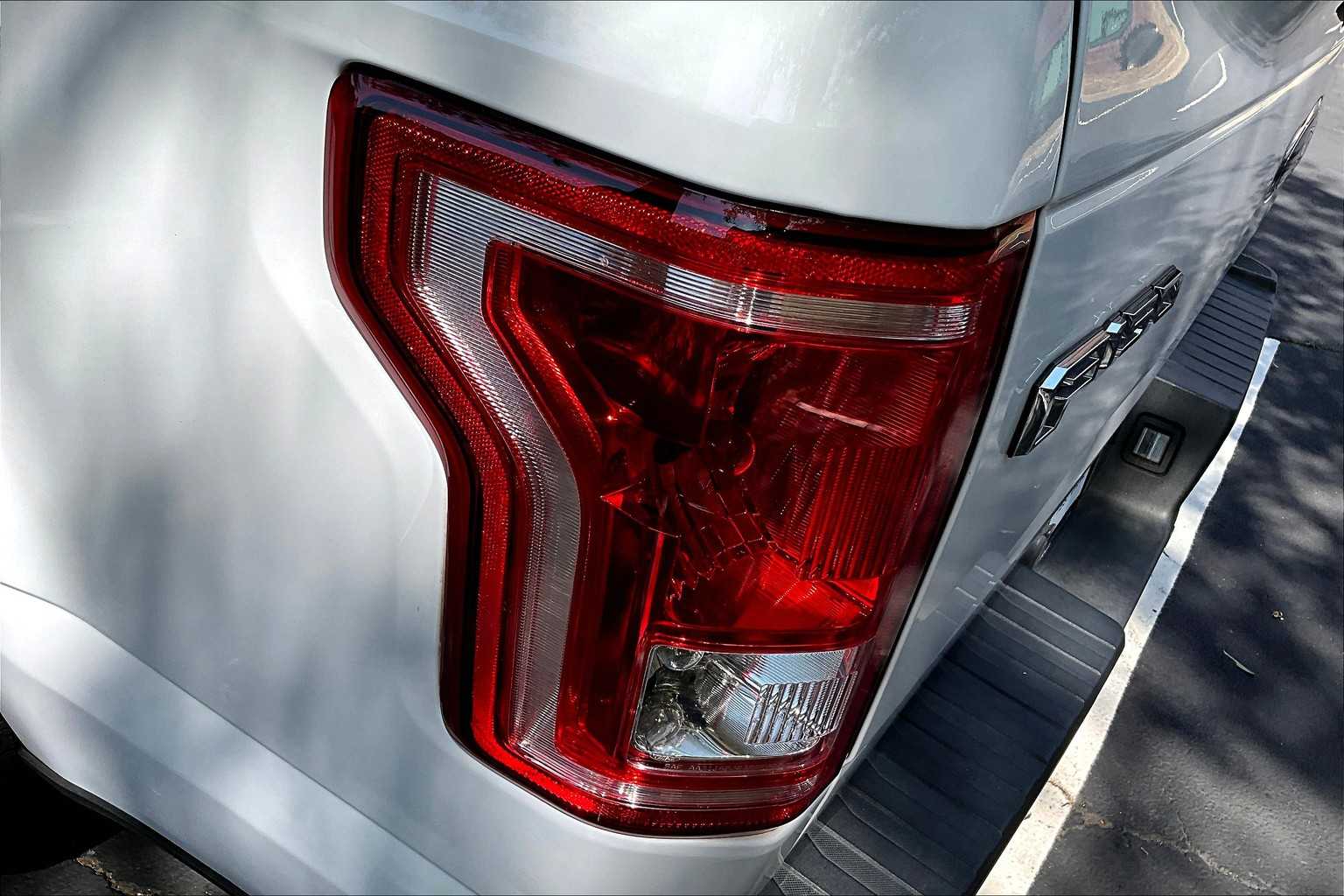 2016 Ford F-150 XLT photo 25