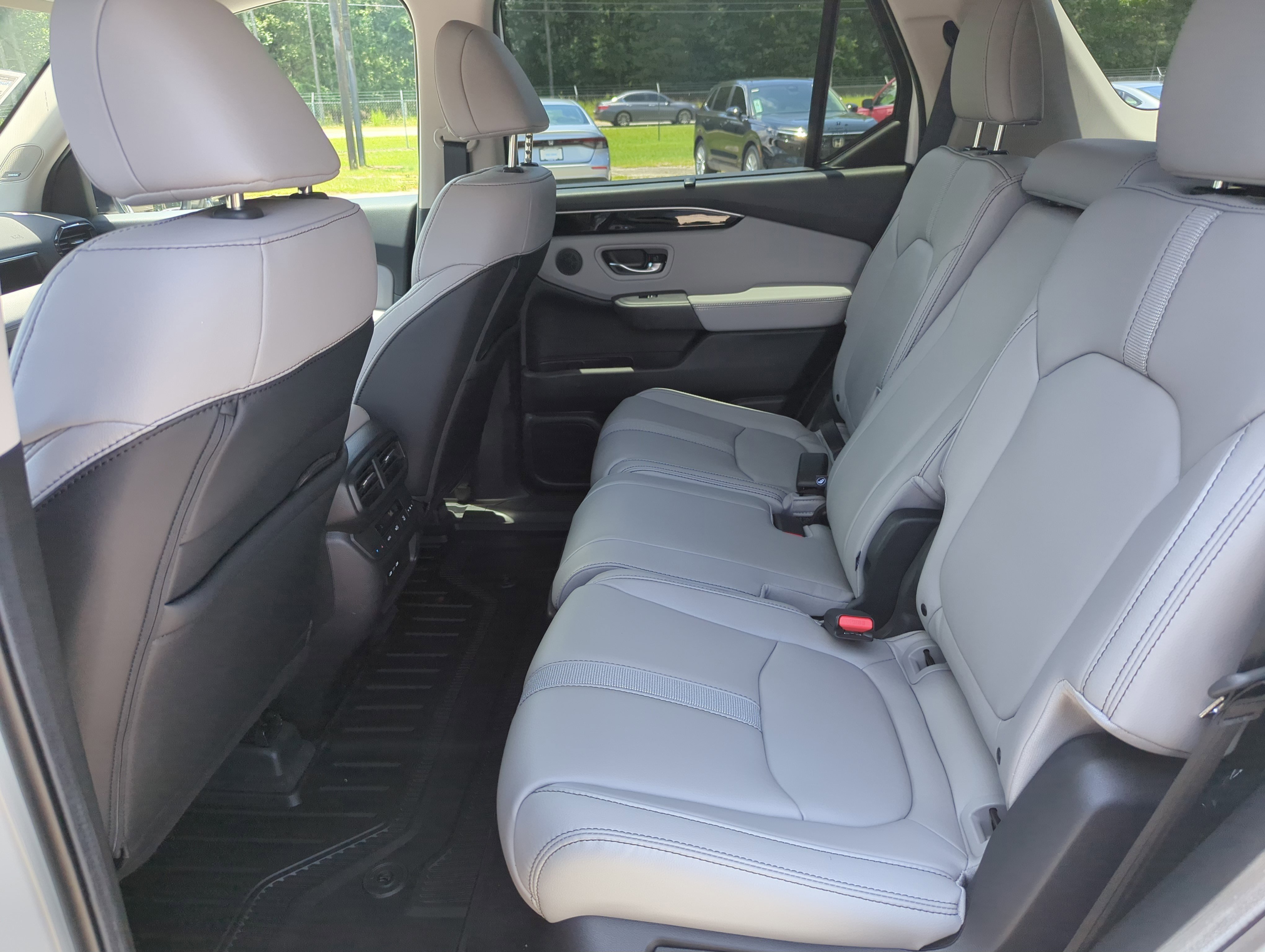 2025 Honda Pilot Touring photo 10