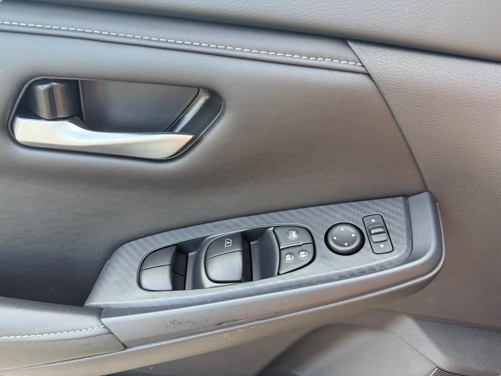 2025 Nissan Sentra SV photo 14