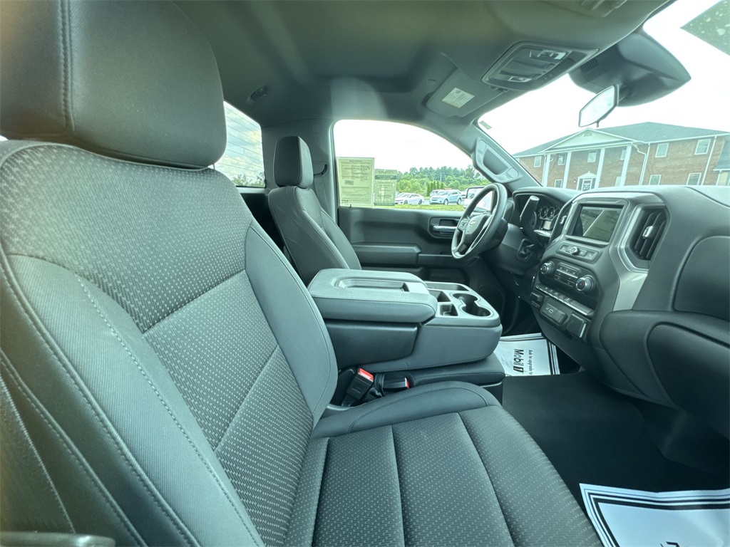 2025 Chevrolet Silverado 1500 photo 13