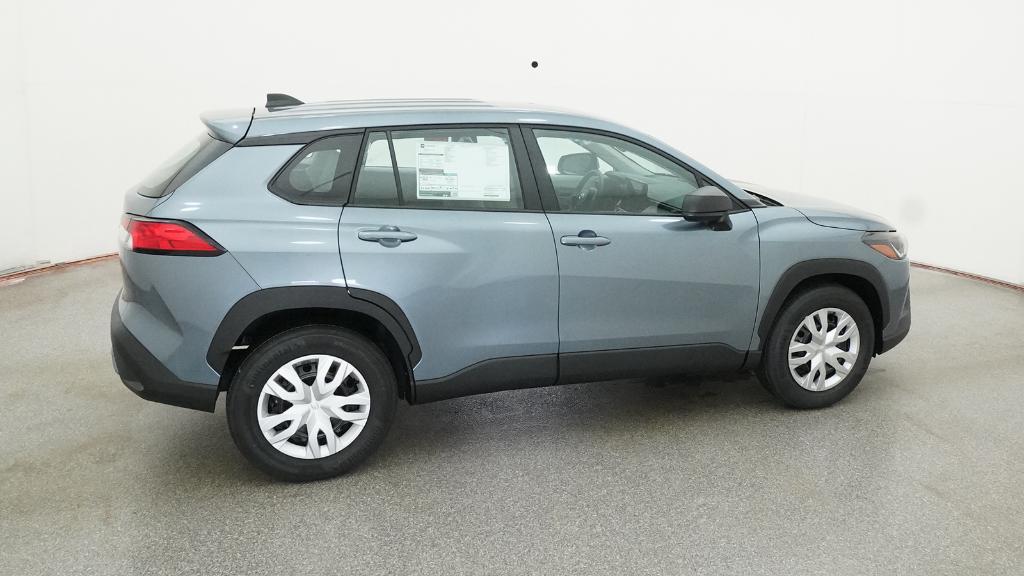 2025 Toyota Corolla Cross L photo 24