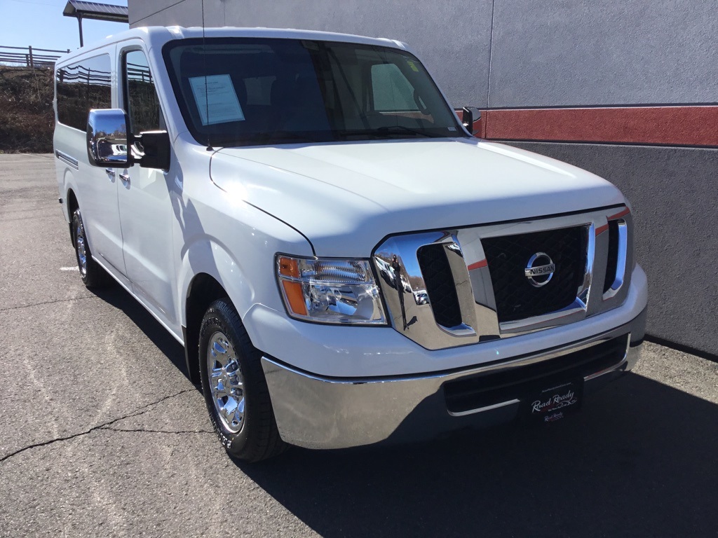 2015 Nissan NV3500 photo 2