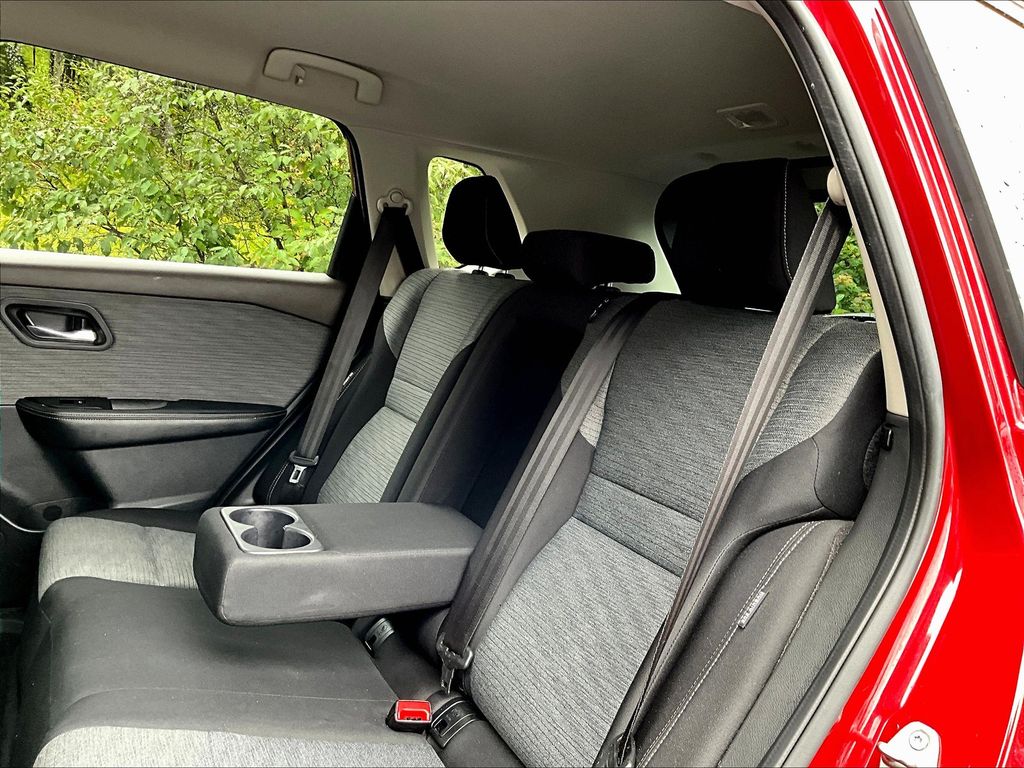 2021 Nissan Rogue SV photo 20