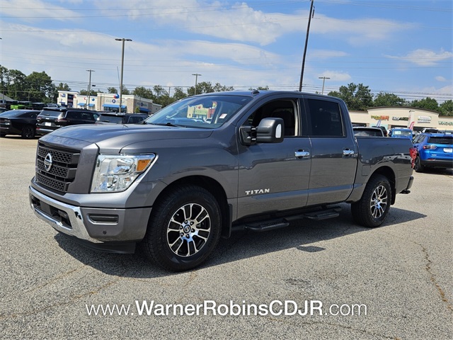 2021 Nissan Titan SV photo 3