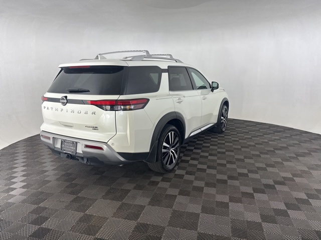2024 Nissan Pathfinder Platinum photo 8