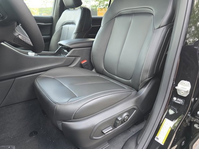 2025 Jeep Grand Cherokee Limited photo 2