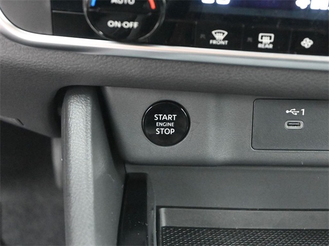 2026 Nissan Rogue SV photo 17