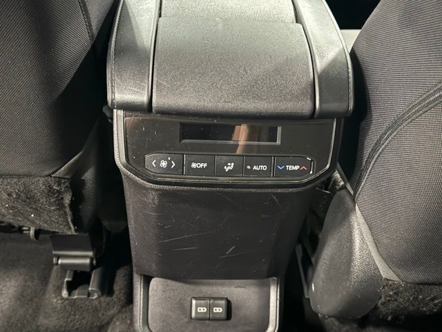 2023 Toyota Highlander LE photo 25