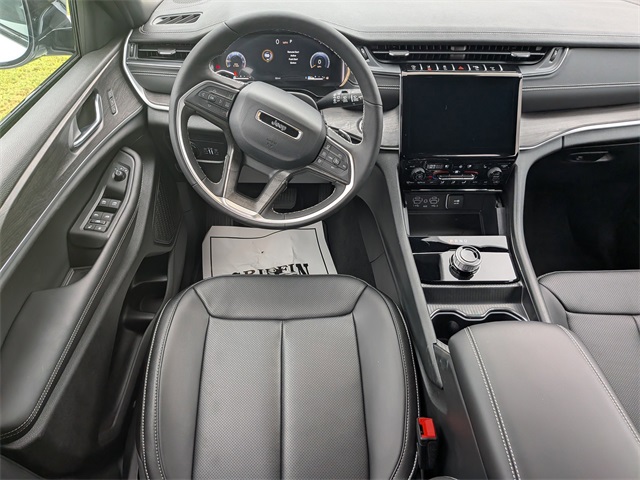 2025 Jeep Grand Cherokee Limited photo 16