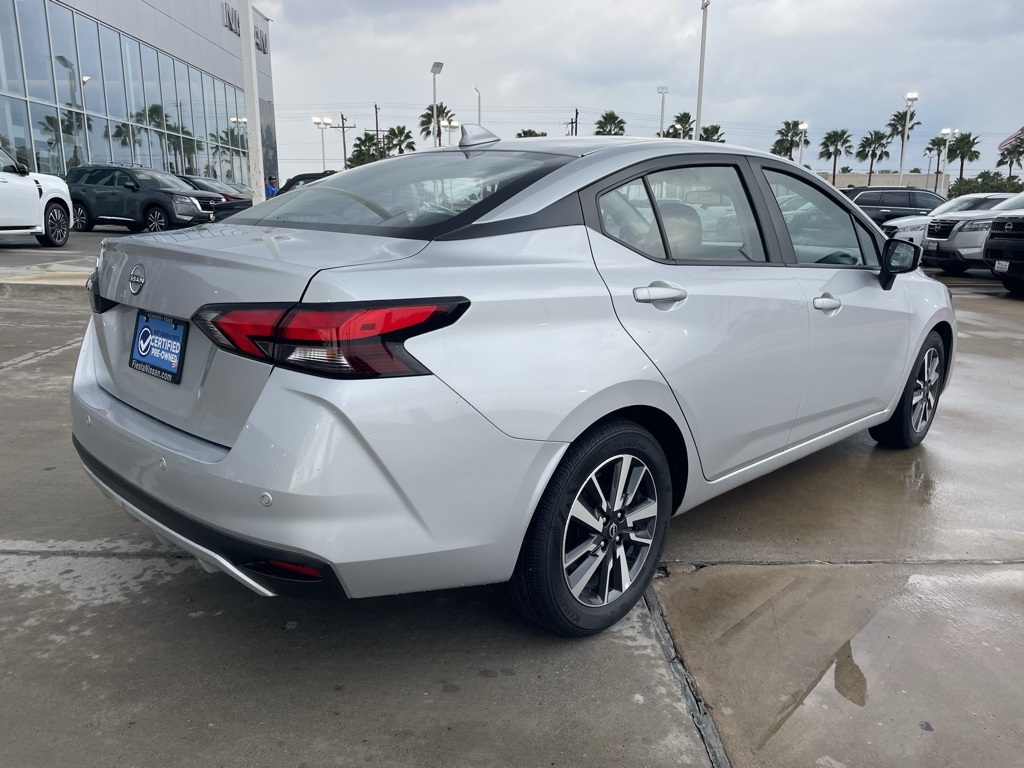2025 Nissan Versa 1.6 SV photo 2