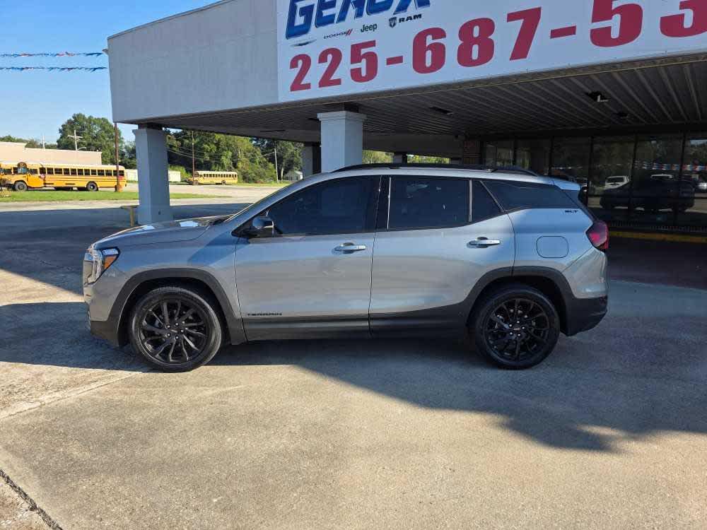 2023 Gmc Terrain SLT photo 2