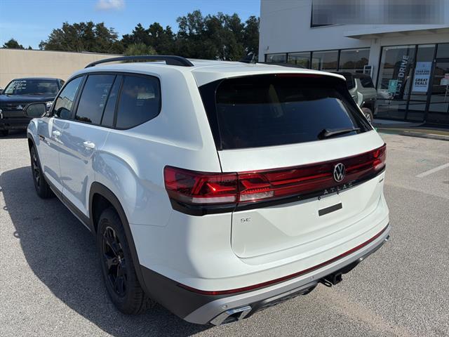 2026 Volkswagen Atlas Peak Edition SE photo 4