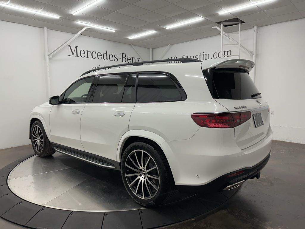 2026 Mercedes Benz GLS 580 4MATIC photo 2