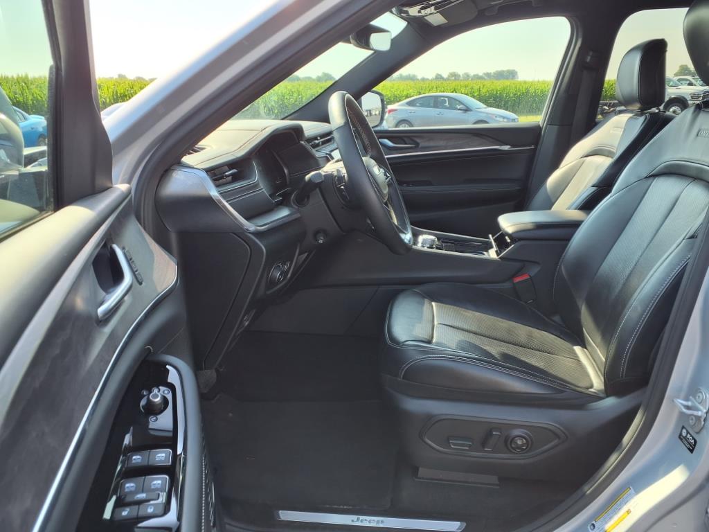 2022 Jeep Grand Cherokee Overland photo 21