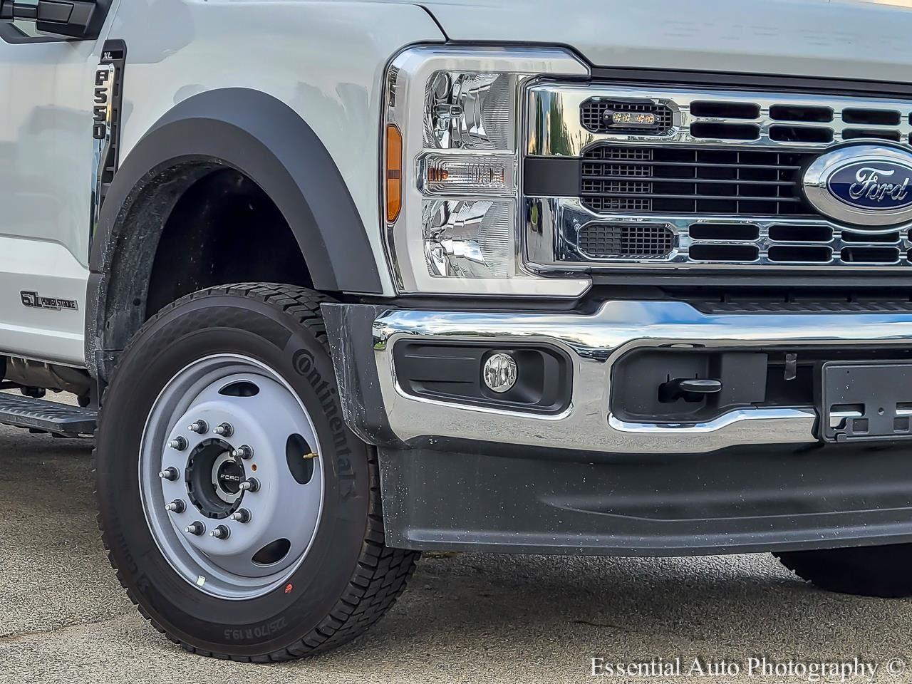 2025 Ford F-550 XL photo 3