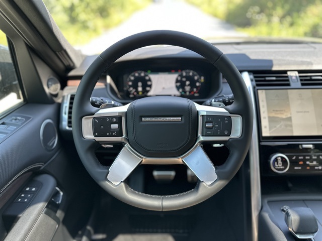 2025 Land Rover Discovery SE photo 23