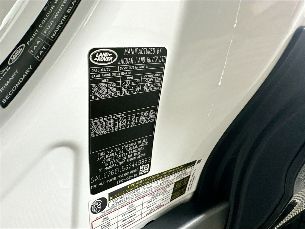 2025 Land Rover Defender 90 X-Dynamic SE photo 28