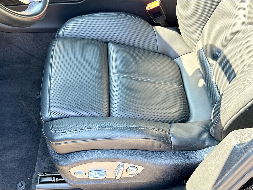 2021 Porsche Macan Base photo 12