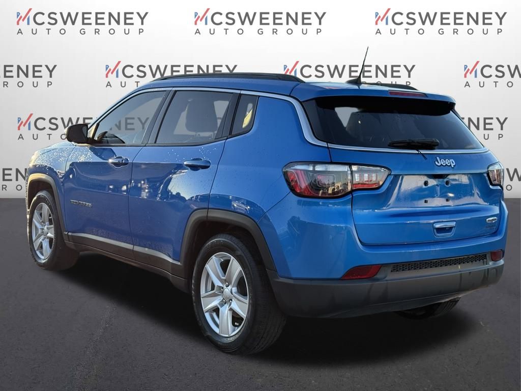 2022 Jeep Compass Latitude photo 3