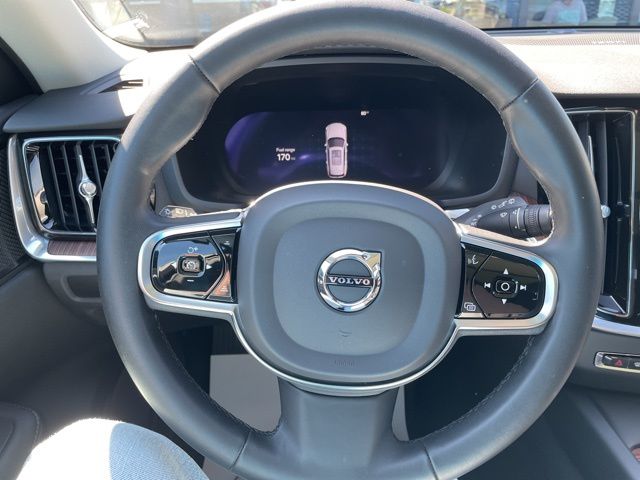 2023 Volvo V60 Cross Country B5 Plus photo 17