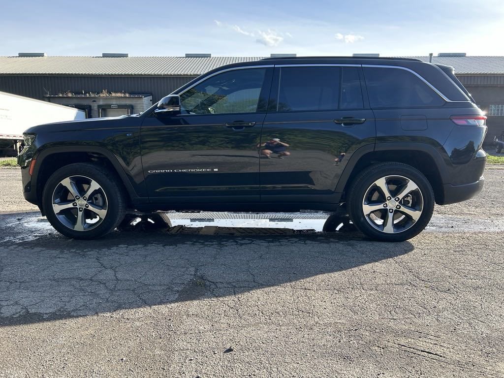 PreOwned 2024 Jeep Grand Cherokee Base 4xe 4D Sport Utility in