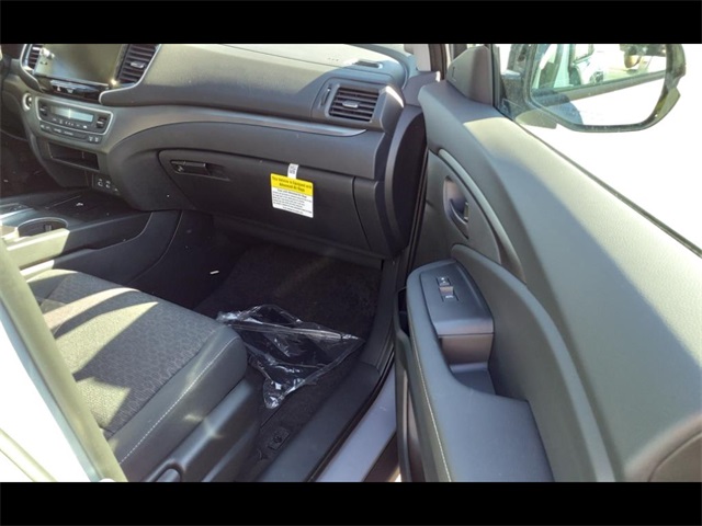 2025 Honda Ridgeline Sport photo 17