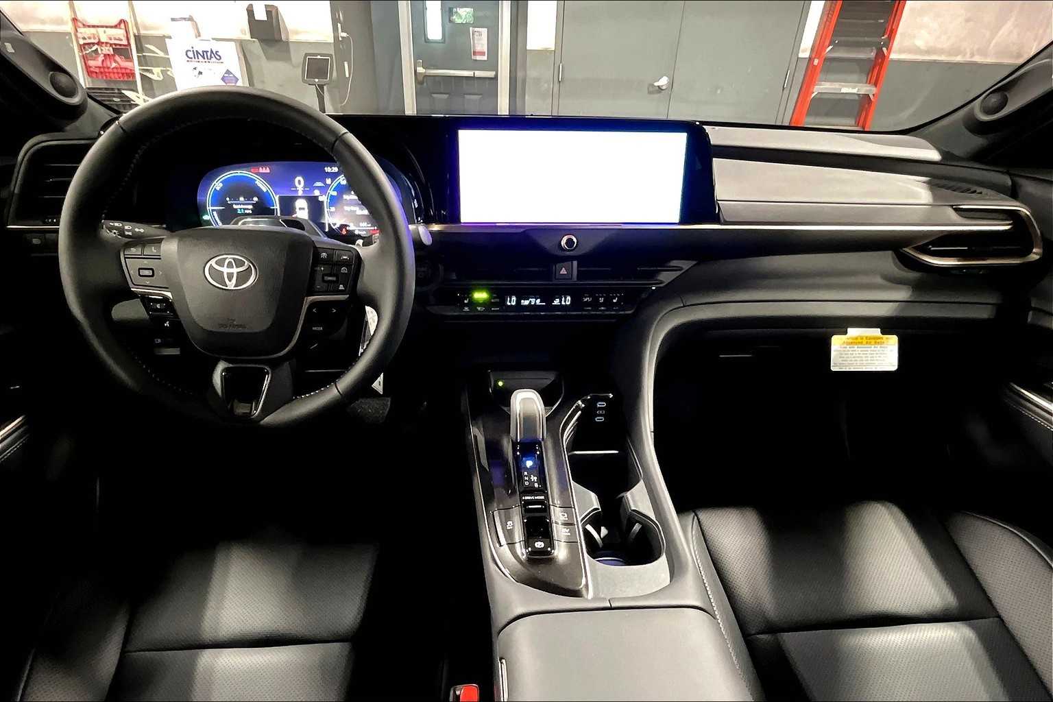 2026 Toyota Crown Limited photo 5