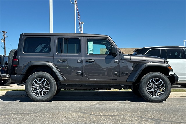 2025 Jeep Wrangler Sahara photo 6