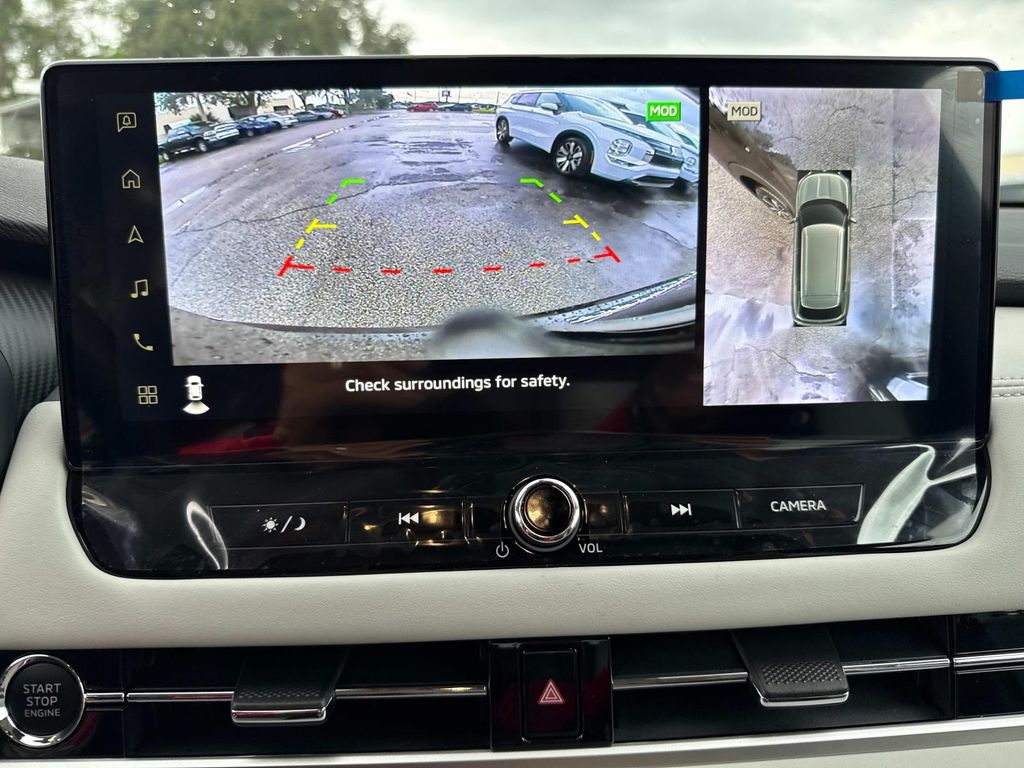 2025 Mitsubishi Outlander SE photo 25