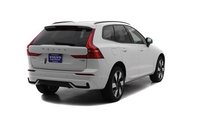 2025 Volvo XC60 Hybrid T8 Plus photo 4