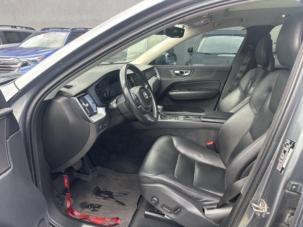 2018 Volvo XC60 T5 Momentum photo 13
