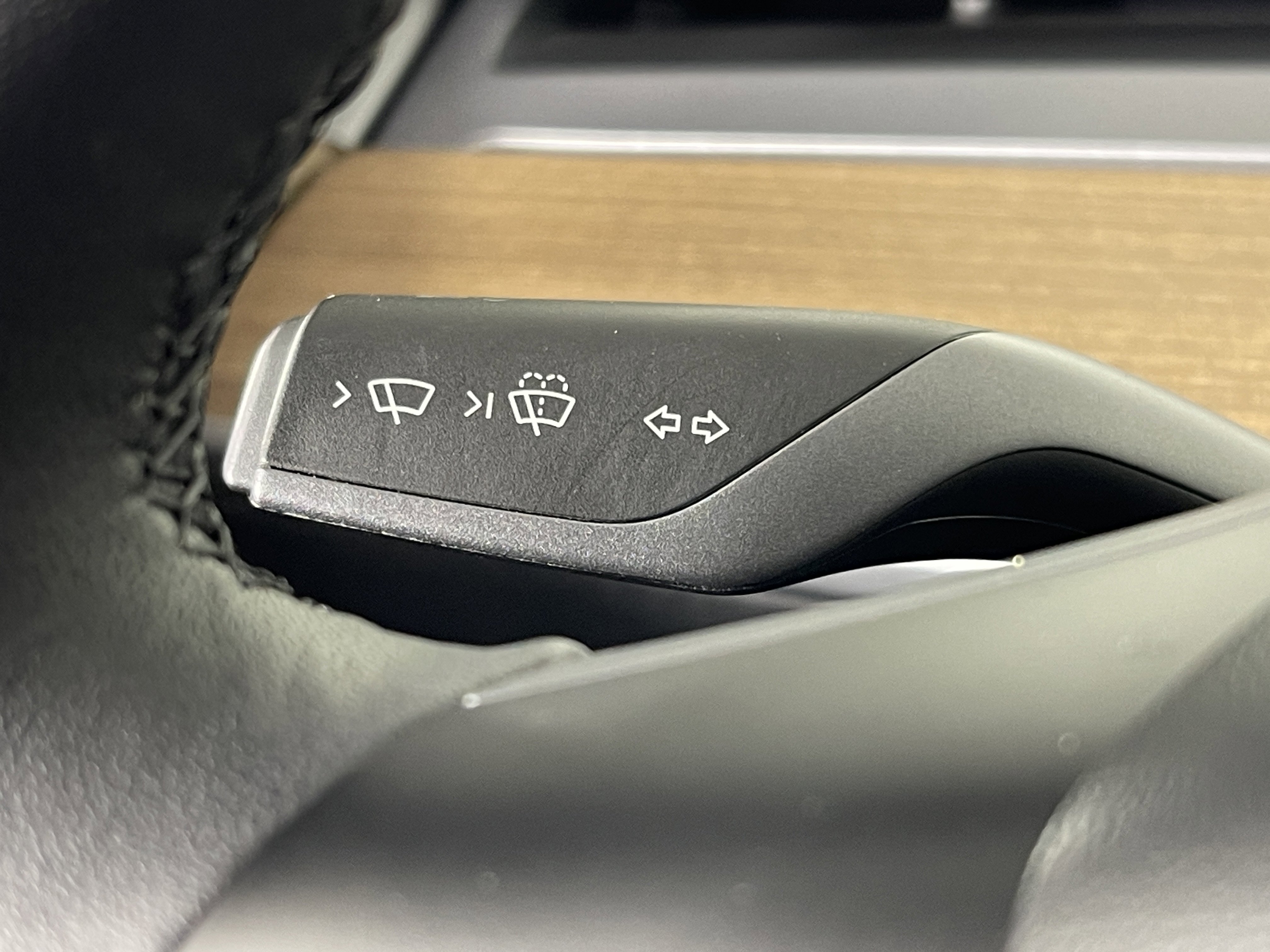 2023 Tesla Model 3 Long Range photo 3