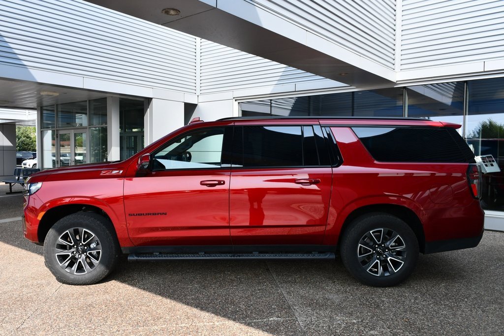 2023 Chevrolet Suburban Z71 photo 2