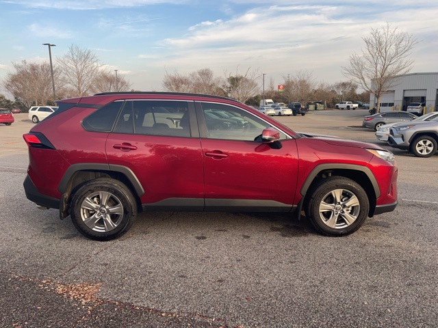 2024 Toyota RAV4 XLE photo 4