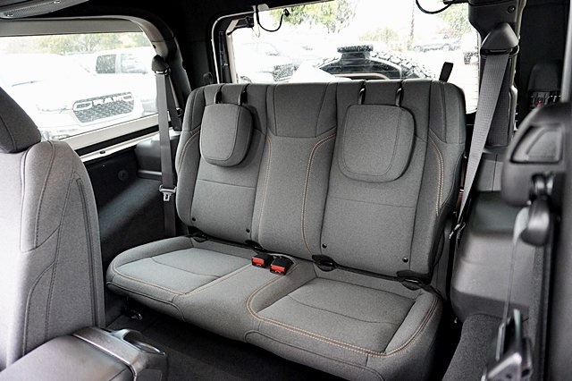 New 2025 Black Clear-Coat Exterior Paint Jeep Rubicon image 22