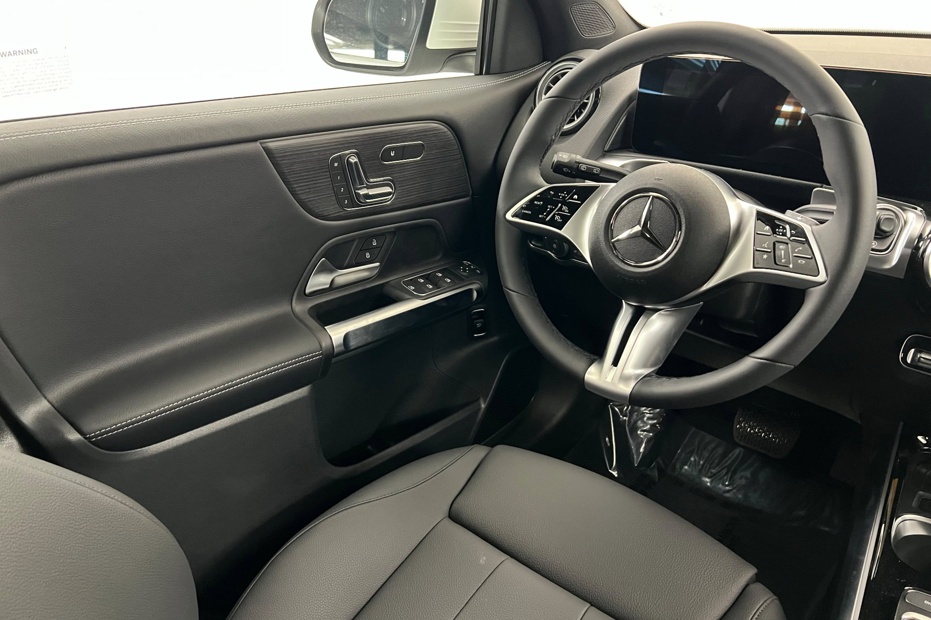 2026 Mercedes Benz GLB 250 4MATIC photo 11
