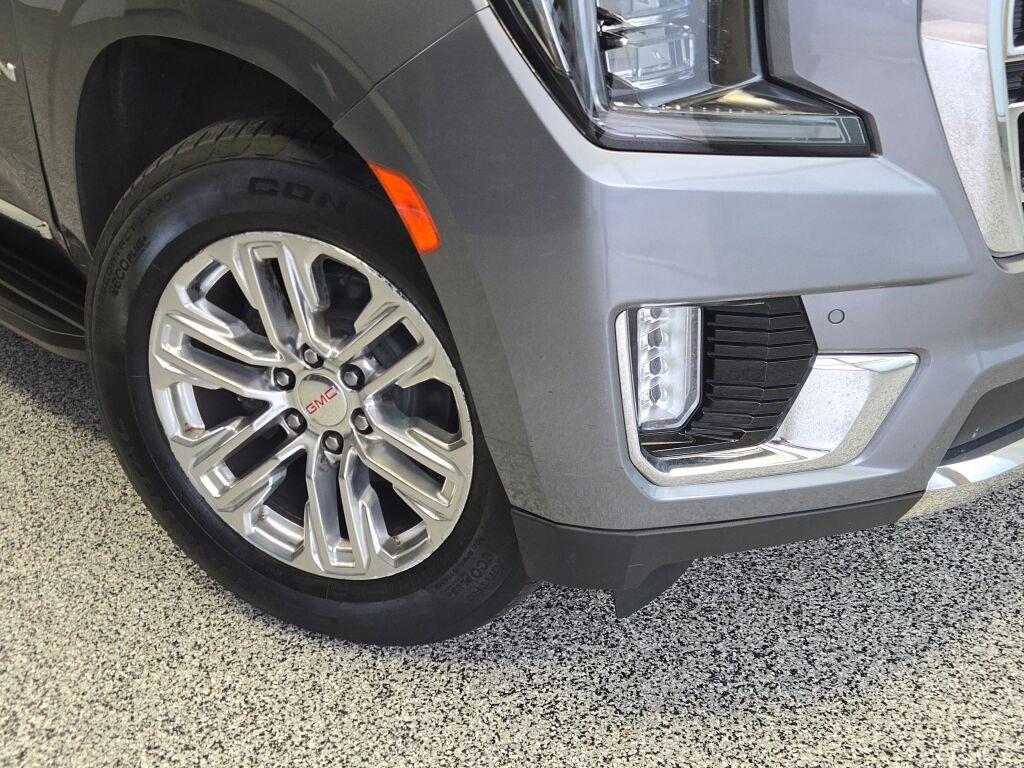 2022 Gmc Yukon XL SLT photo 2
